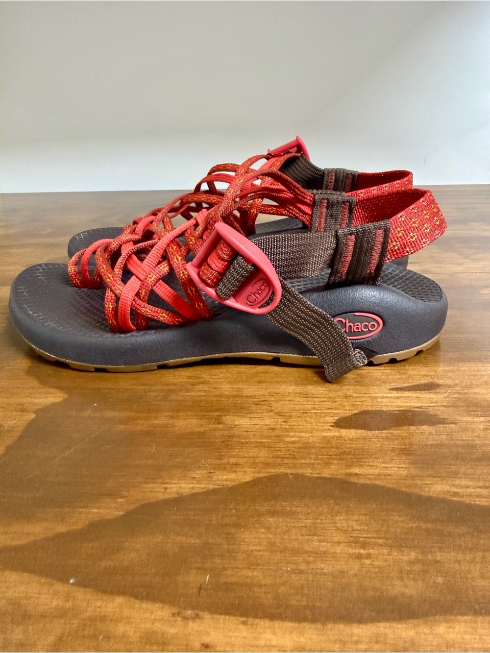 Chaco ZX2 Classic Women's Size 6 Red Brown Strappy Sandals Shoes